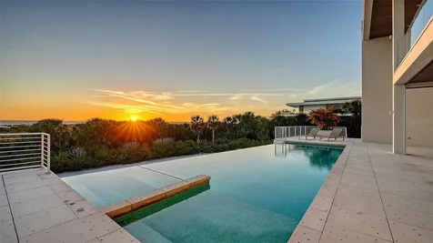 160 Whittier Drive Sarasota FL 34236