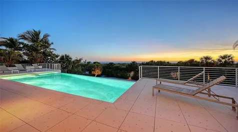 160 Whittier Drive Sarasota FL 34236