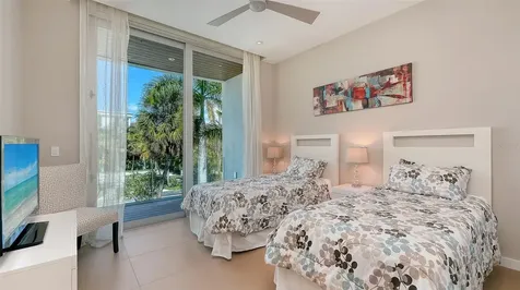 160 Whittier Drive Sarasota FL 34236