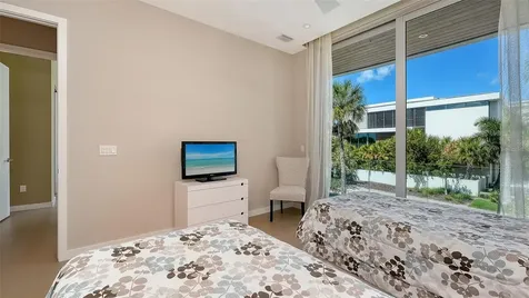 160 Whittier Drive Sarasota FL 34236