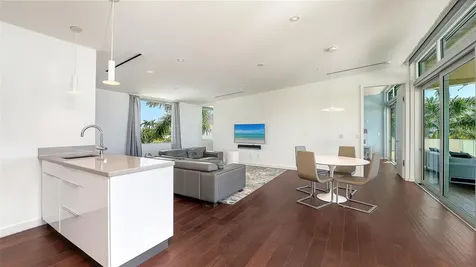 160 Whittier Drive Sarasota FL 34236