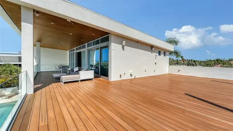160 Whittier Drive Sarasota FL 34236