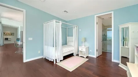 160 Whittier Drive Sarasota FL 34236
