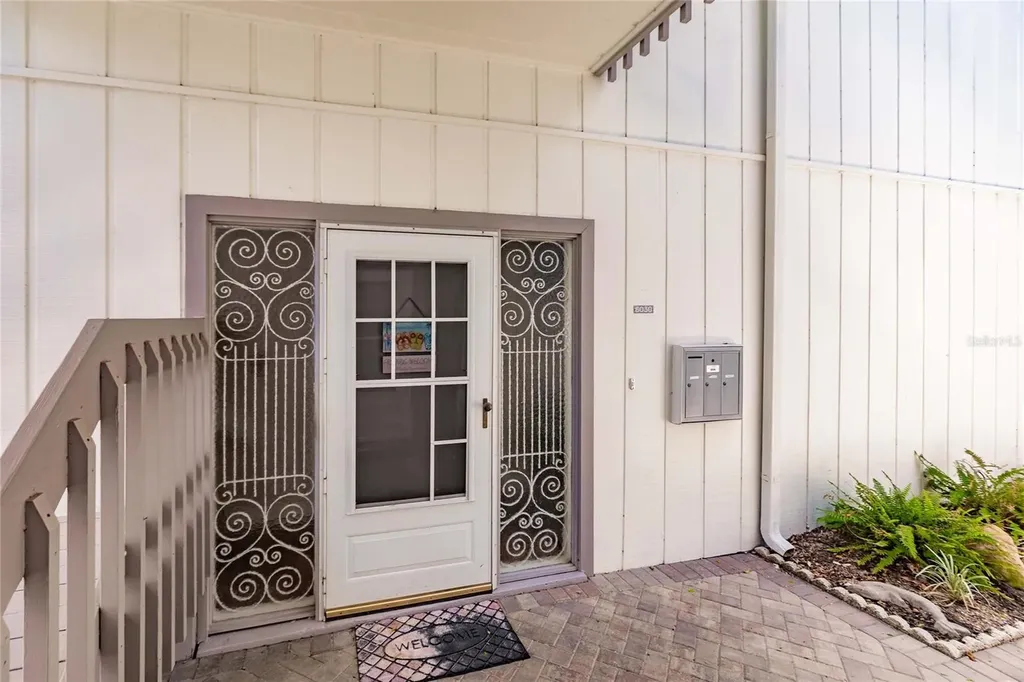 6030 E Peppertree Way Sarasota FL 34242