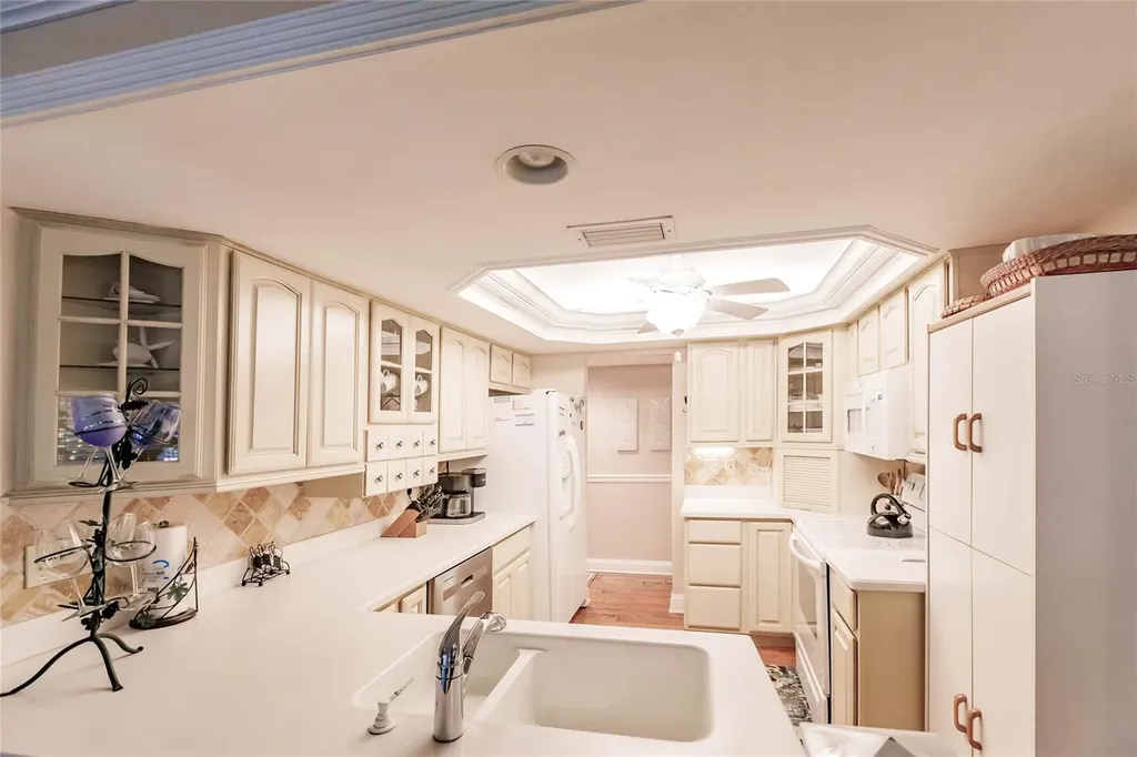 6030 E Peppertree Way Sarasota FL 34242