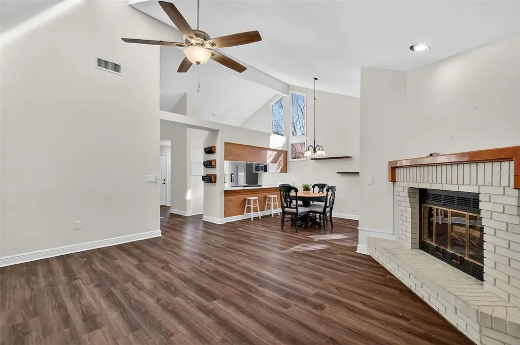 301 Clusterwood Drive Yalaha FL 34797