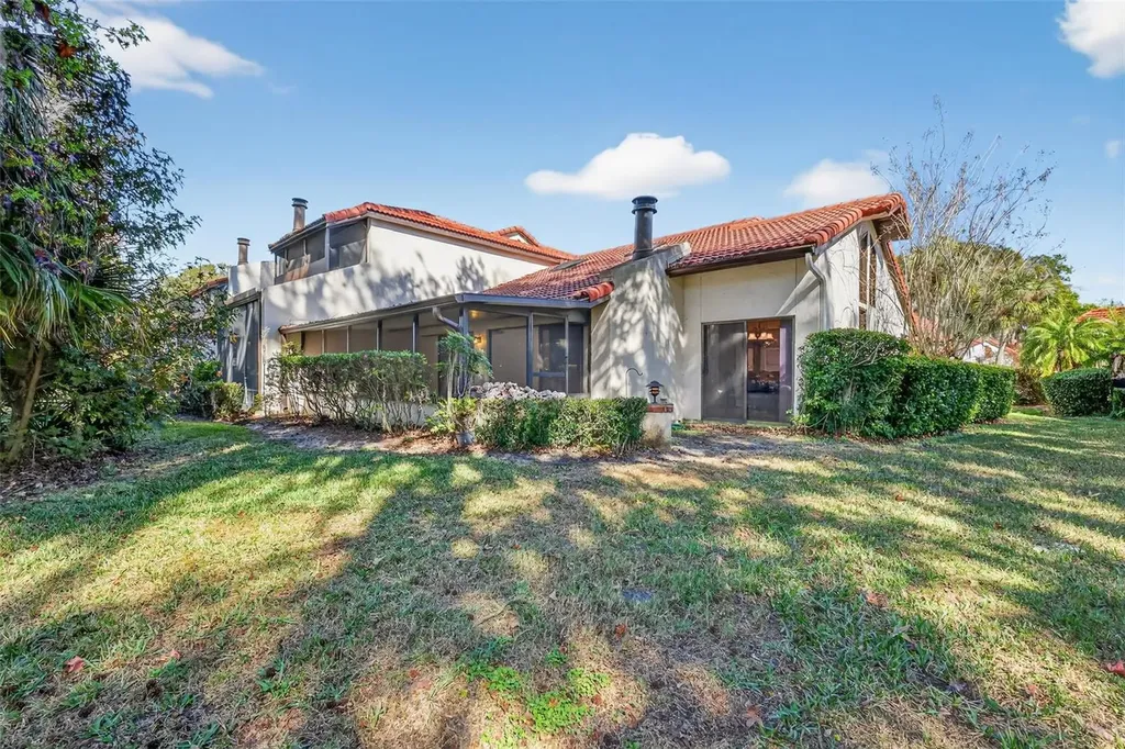 301 Clusterwood Drive Yalaha FL 34797