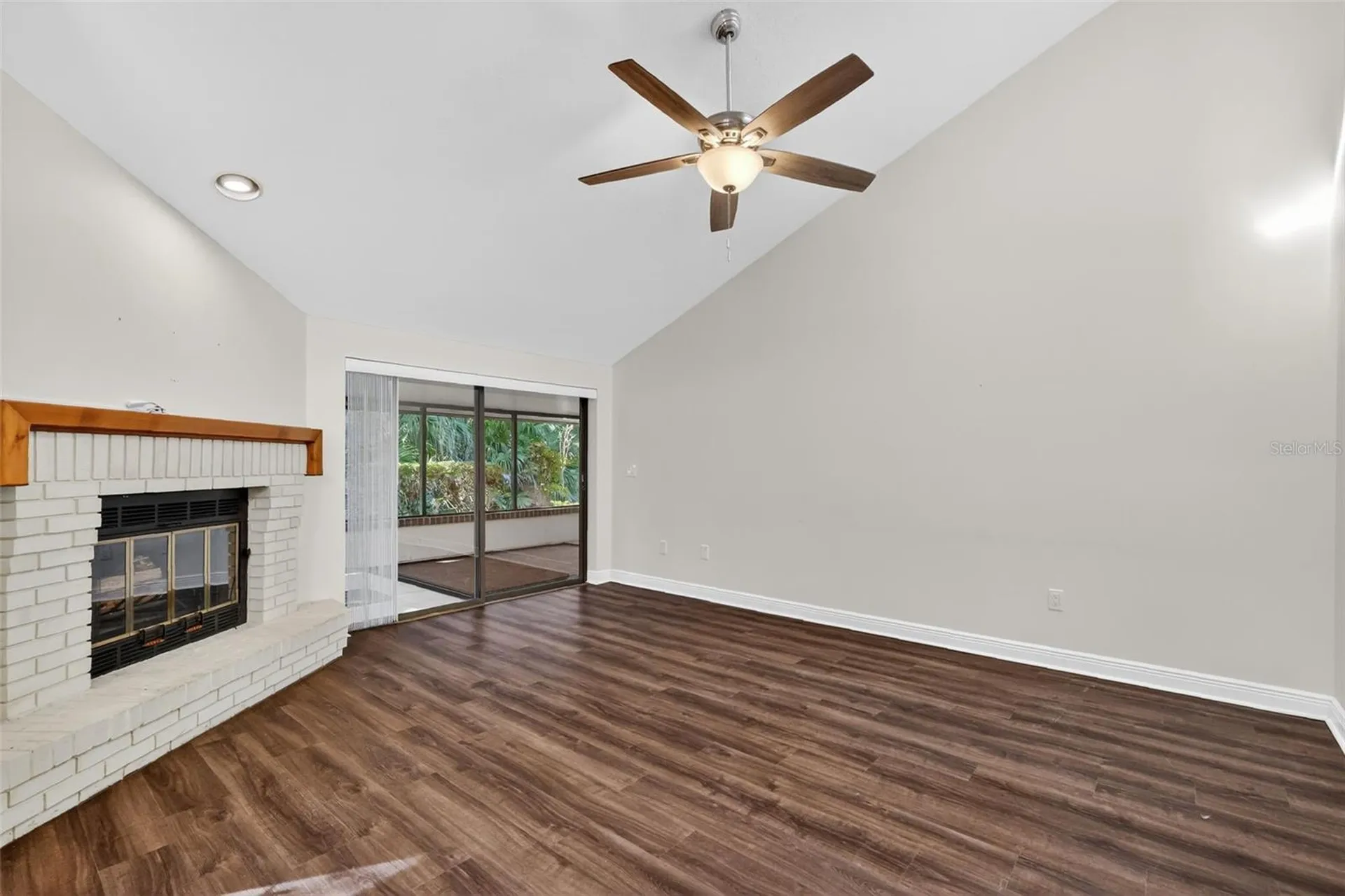 301 Clusterwood Drive Yalaha FL 34797