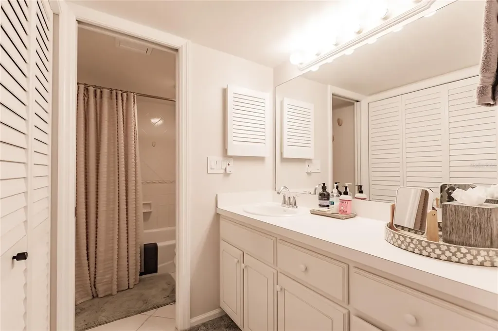 6018 W Peppertree Way Sarasota FL 34242