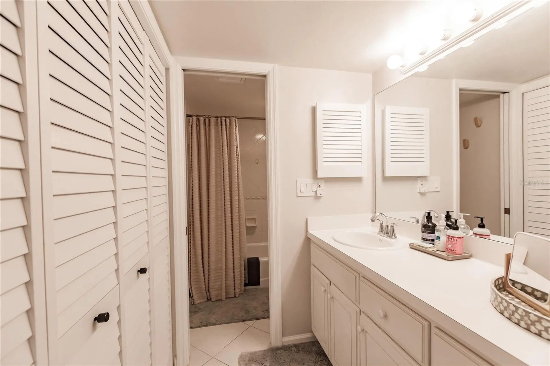 6018 W Peppertree Way Sarasota FL 34242