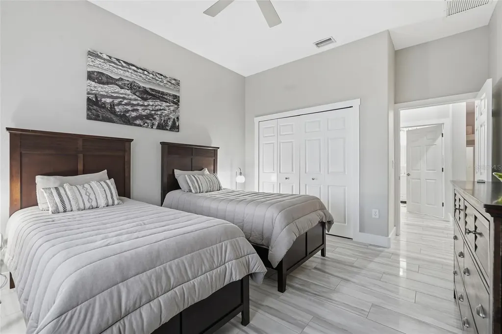 7212 Spur Court Sarasota FL 34243