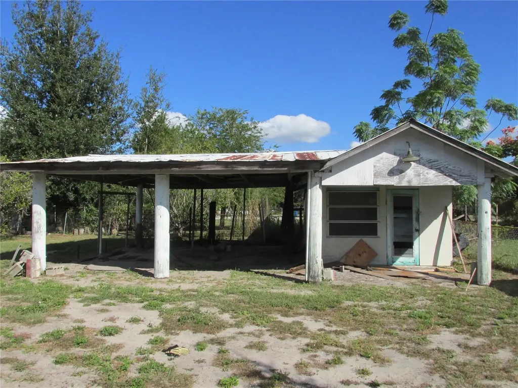715 S Seminole Avenue Fort Meade FL 33841
