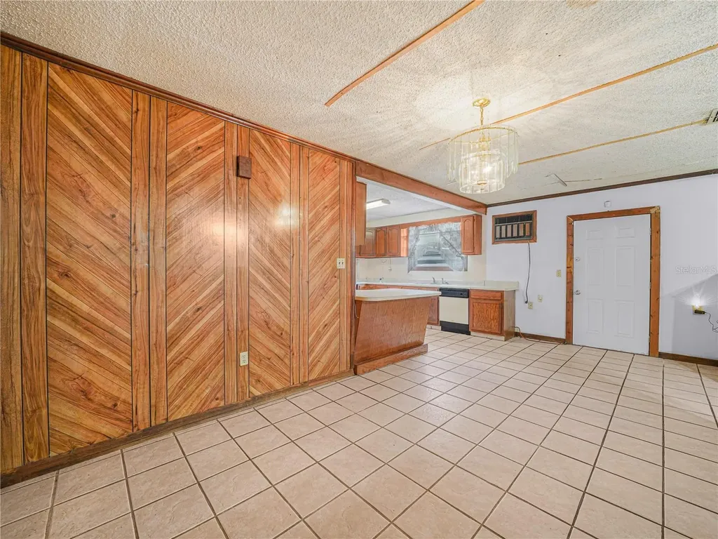 715 S Seminole Avenue Fort Meade FL 33841