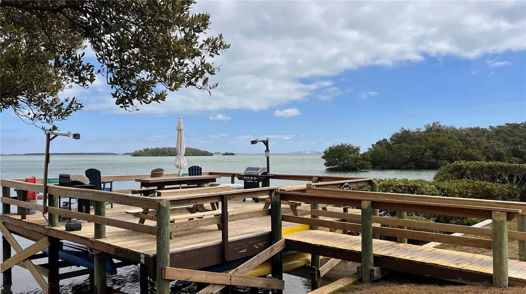 1515 Pinellas Bayway S St Petersburg FL 33715