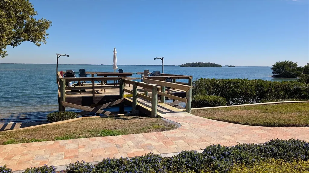 1515 Pinellas Bayway S St Petersburg FL 33715