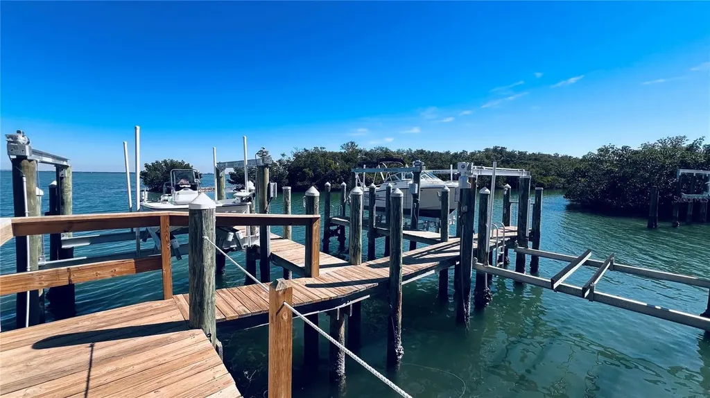 1515 Pinellas Bayway S St Petersburg FL 33715