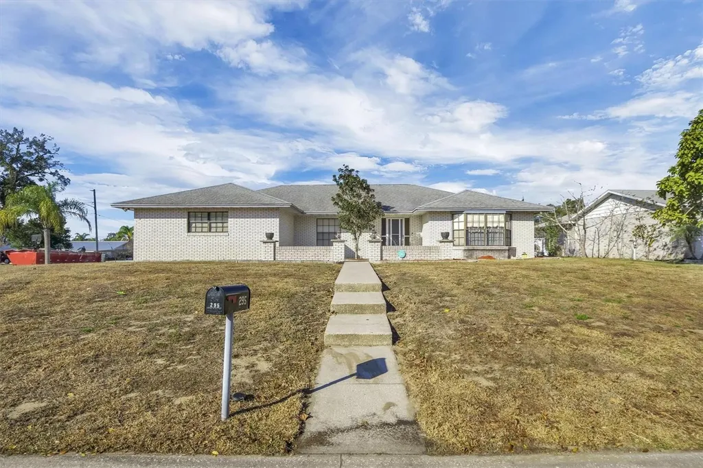 295 S Glen Avenue Lake Alfred FL 33850