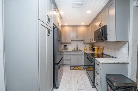 3800 Saxon Drive New Smyrna Beach FL 32169