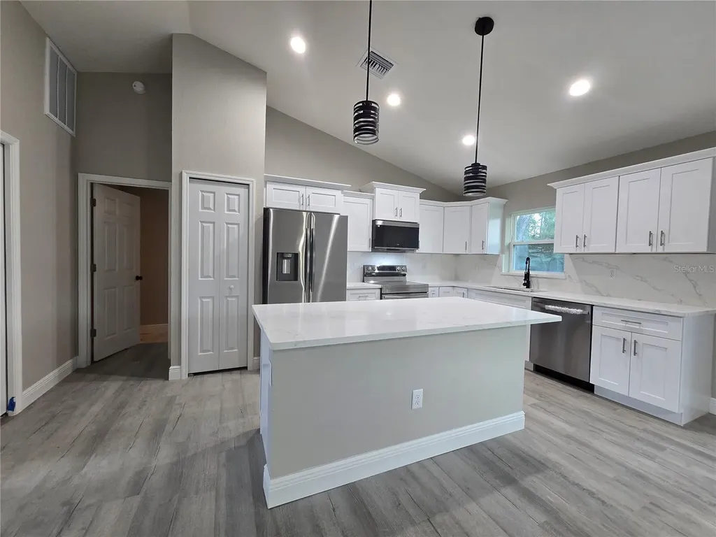 2 Oak Trail Ocala FL 34472