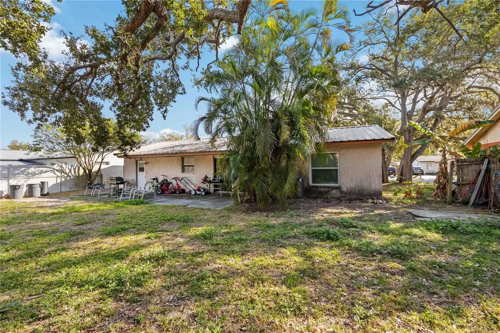 2902 42nd Street W Bradenton FL 34205