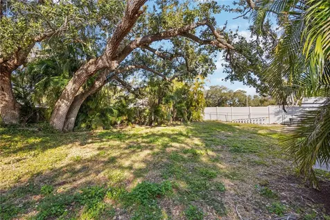 2902 42nd Street W Bradenton FL 34205