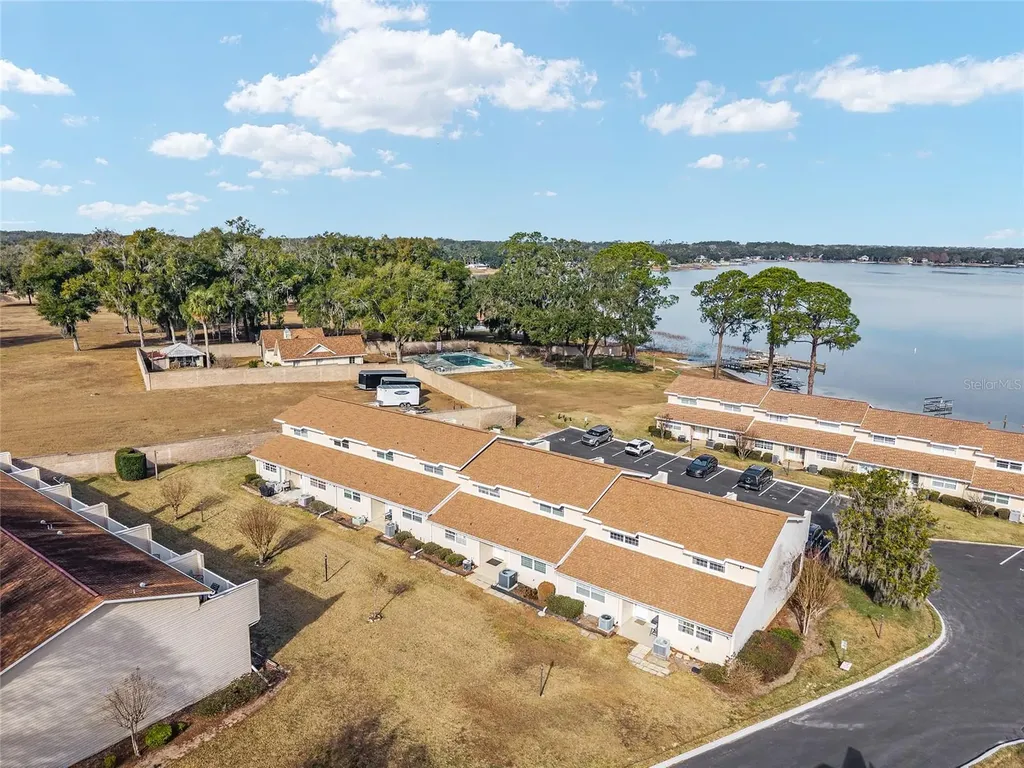 11001 SE Sunset Harbor Road Summerfield FL 34491
