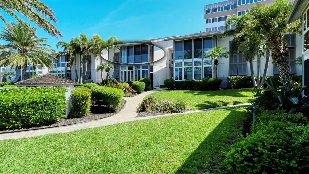 6044 W Peppertree Way Sarasota FL 34242