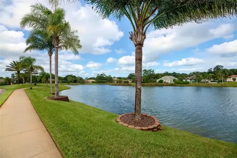 18 Old Oak Drive N Palm Coast FL 32137