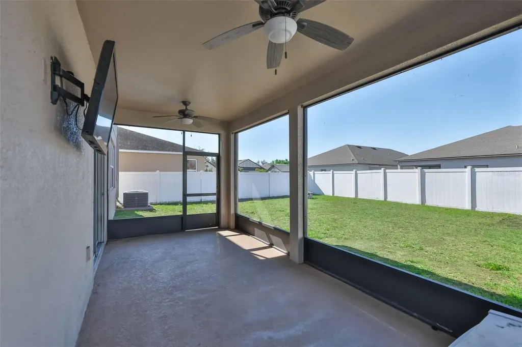 10604 Aldo Moro Drive Wimauma FL 33598