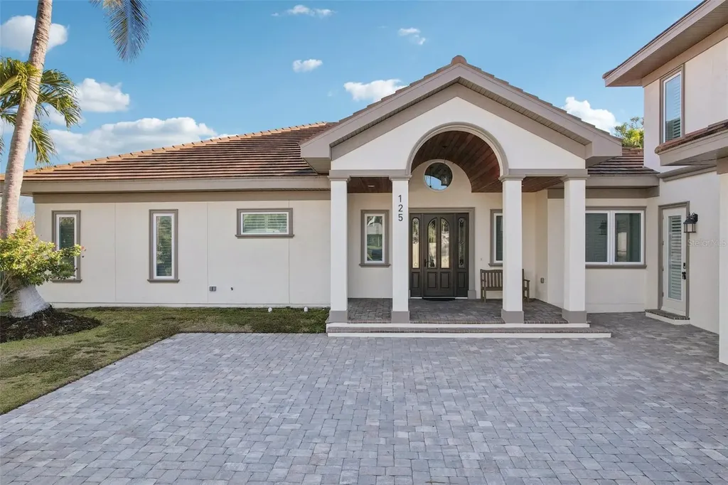 125 S Blvd Of Presidents Sarasota FL 34236