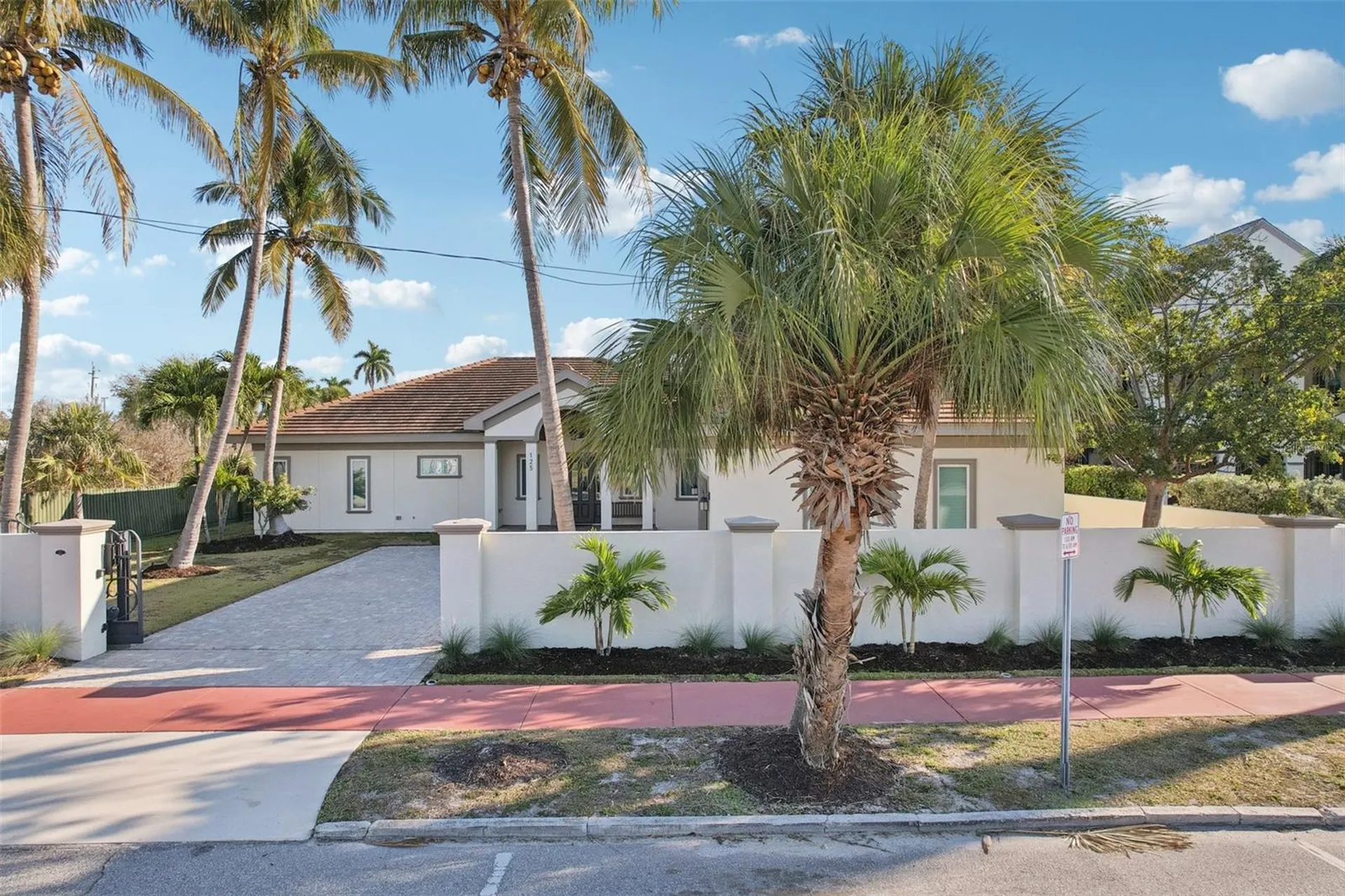 125 S Blvd Of Presidents Sarasota FL 34236
