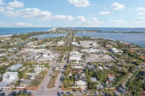 125 S Blvd Of Presidents Sarasota FL 34236