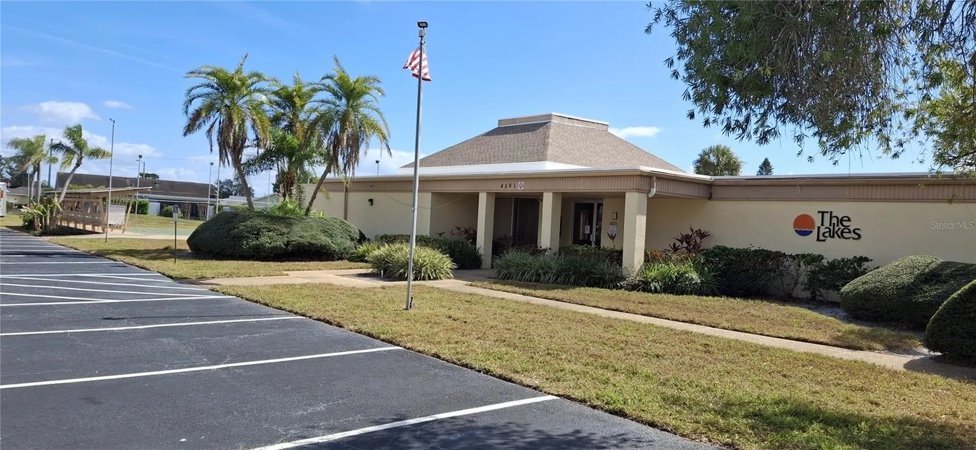 4737 Lake Villa Drive Clearwater FL 33762