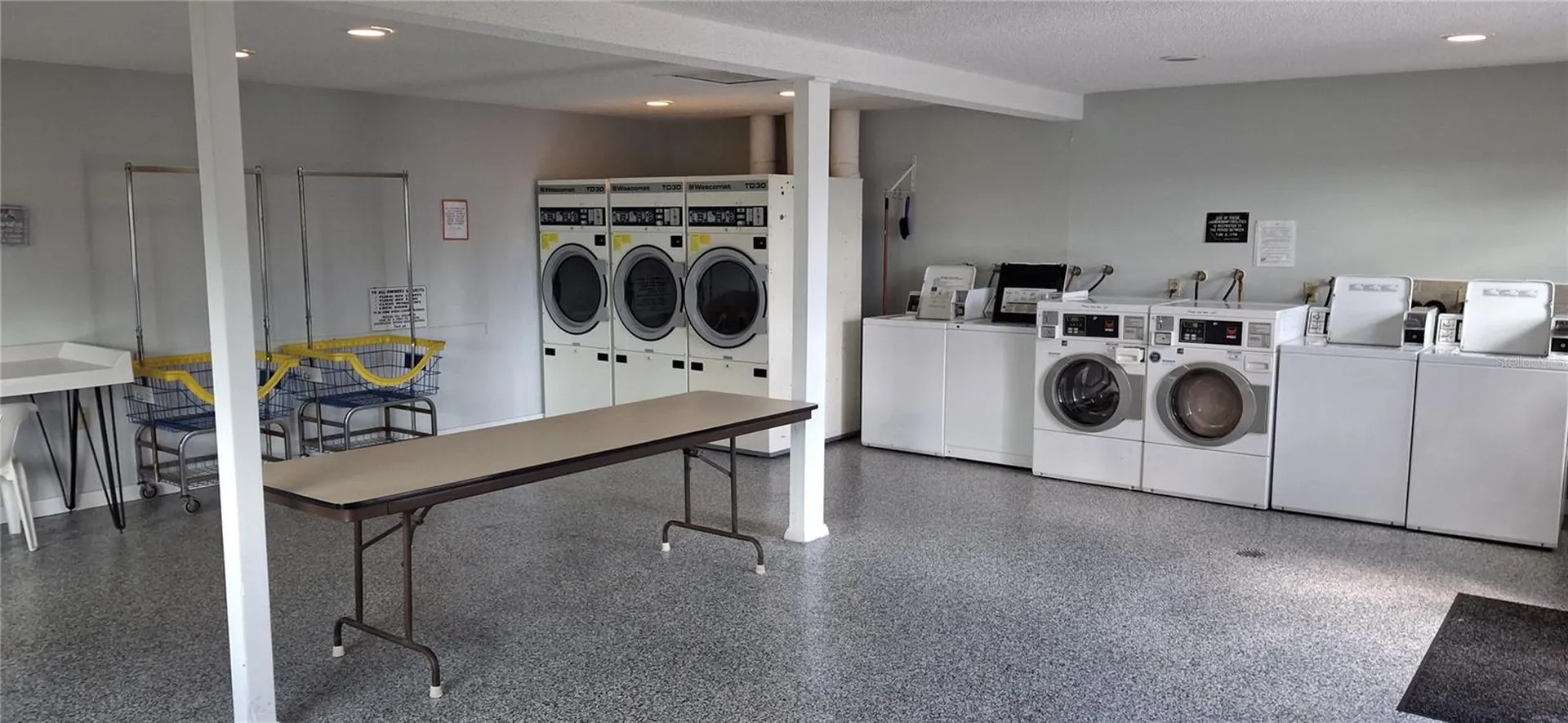 4737 Lake Villa Drive Clearwater FL 33762