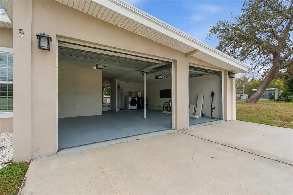 327 Sunny Lane Belleair FL 33756