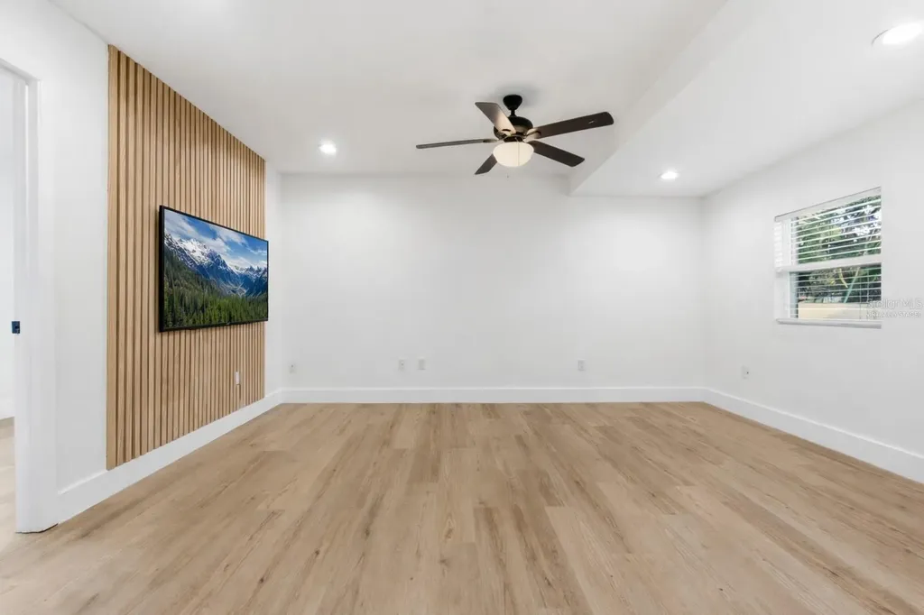 327 Sunny Lane Belleair FL 33756