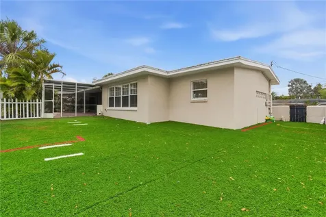 327 Sunny Lane Belleair FL 33756