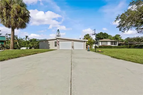 327 Sunny Lane Belleair FL 33756