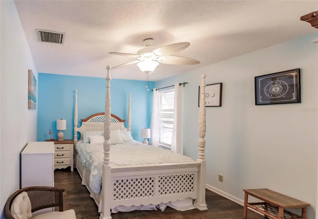 6061 E Peppertree Way Sarasota FL 34242