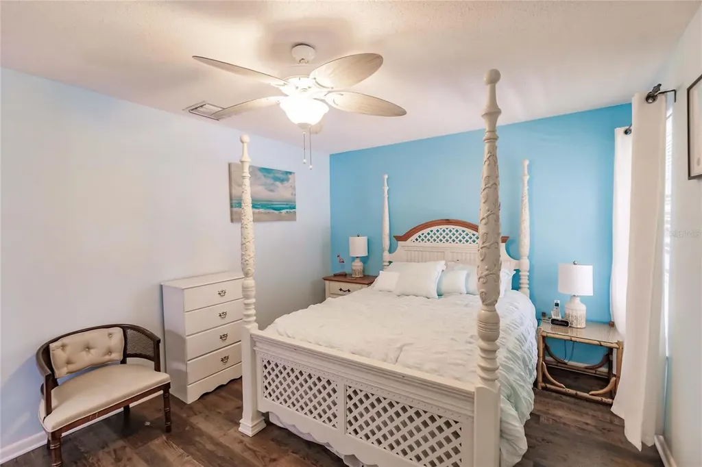 6061 E Peppertree Way Sarasota FL 34242