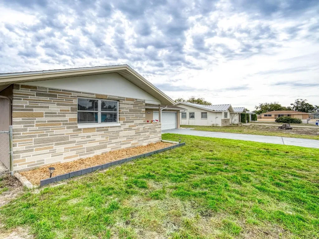 10320 Honeysuckle Lane Port Richey FL 34668