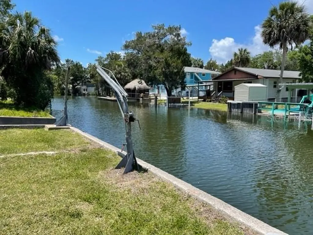 6051 Colony Circle Weeki Wachee FL 34607