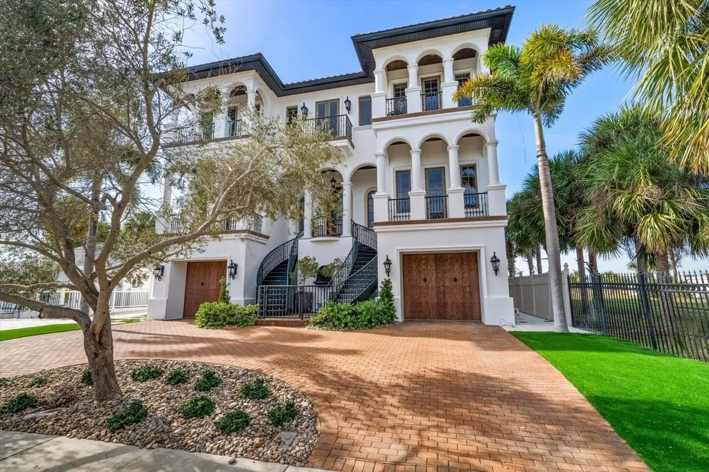 1040 Eldorado Avenue Clearwater Beach FL 33767