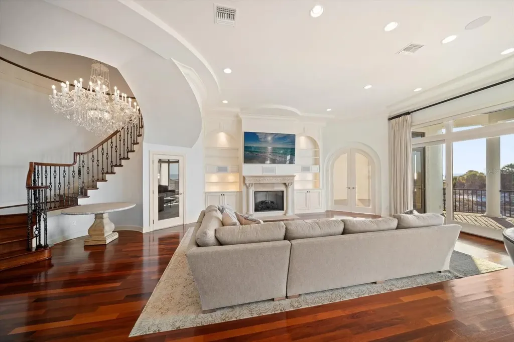 1040 Eldorado Avenue Clearwater Beach FL 33767