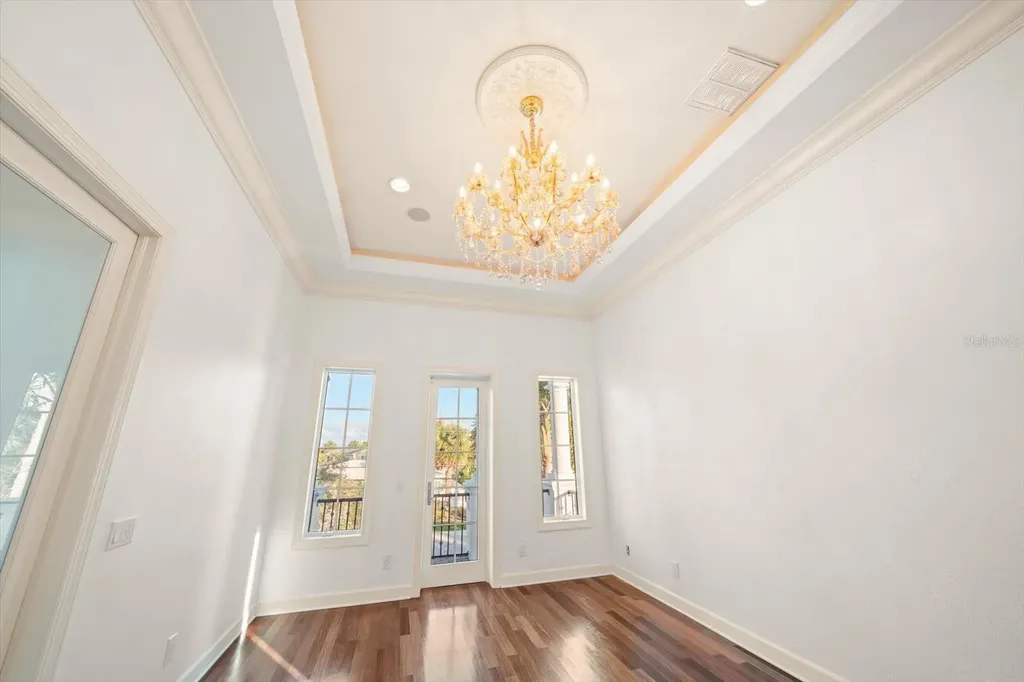 1040 Eldorado Avenue Clearwater Beach FL 33767