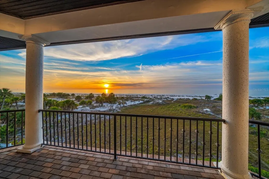 1040 Eldorado Avenue Clearwater Beach FL 33767