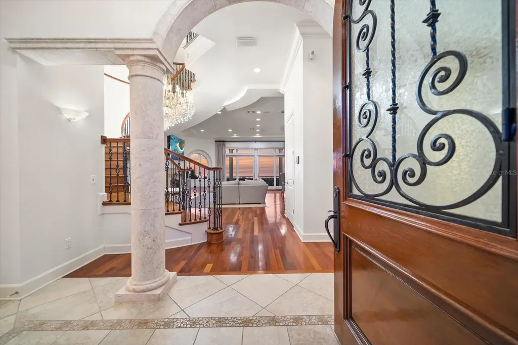 1040 Eldorado Avenue Clearwater Beach FL 33767