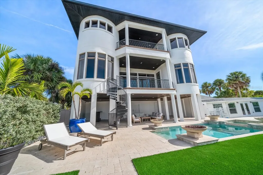 1040 Eldorado Avenue Clearwater Beach FL 33767