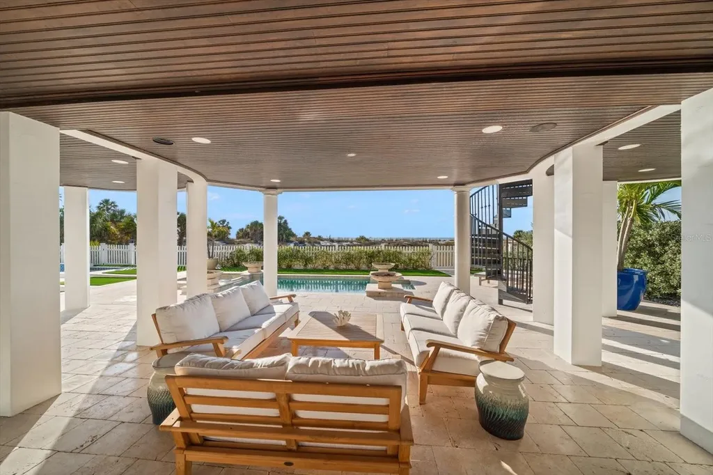 1040 Eldorado Avenue Clearwater Beach FL 33767