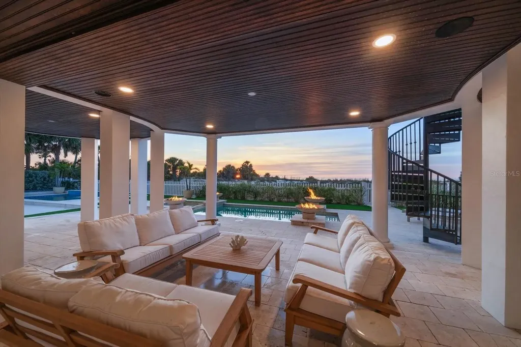 1040 Eldorado Avenue Clearwater Beach FL 33767